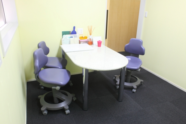 カウンセリングスペースがあり、詳しくご説明を行う場合に使用します。
